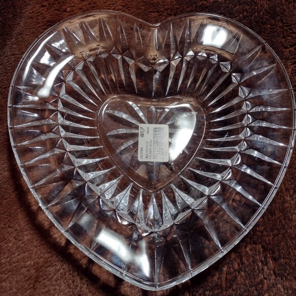 Mikasa Desire Valentine Cut Glass Heart Shaped Candy Trinket Nut Dish Bowl Decor - Picture 1 of 6